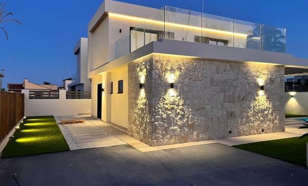 Adosado / Bungalow · Nueva construcción  · Orihuela Costa · Montezenia