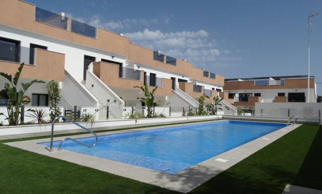 Adosado / Bungalow · Nueva construcción  · Pilar de La Horadada · pueblo
