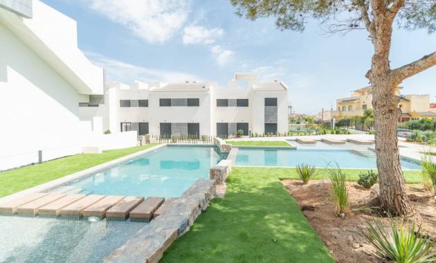Adosado / Bungalow · Nueva construcción  · Torrevieja · Los Balcones