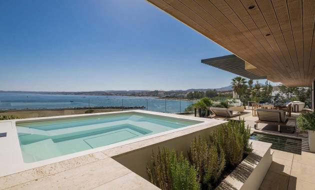 Apartamentos · Nueva construcción  · Estepona · Playa del Cristo