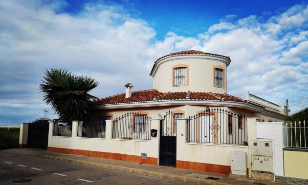 Villas · Resale · Los Alcazares · town