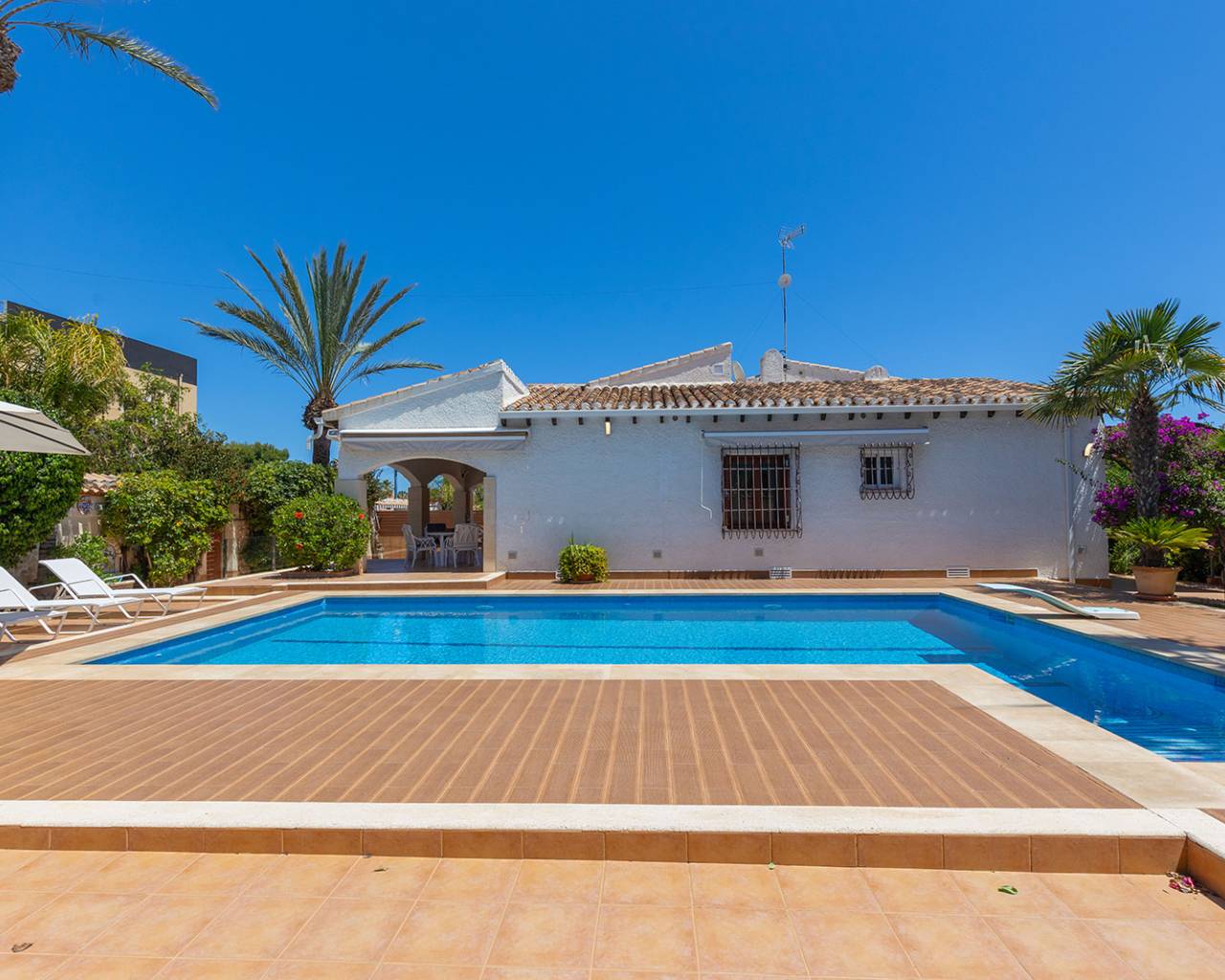 Resale - Villas - Orihuela Costa - Punta Prima