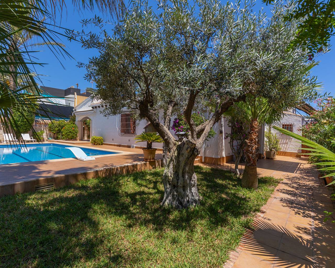 Resale - Villas - Orihuela Costa - Punta Prima