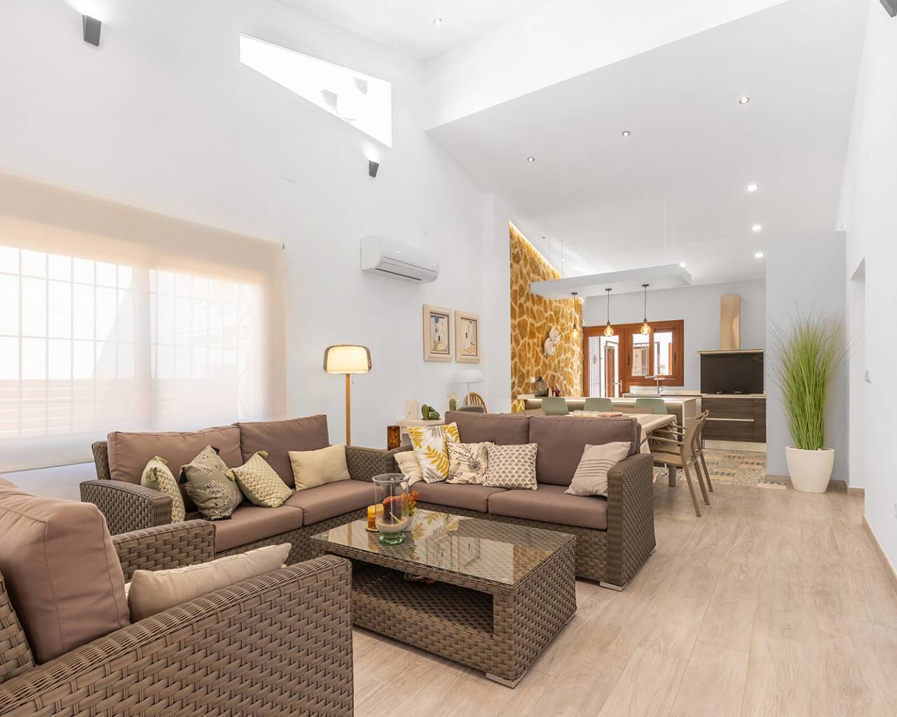 Resale - Villas - Orihuela Costa - Punta Prima