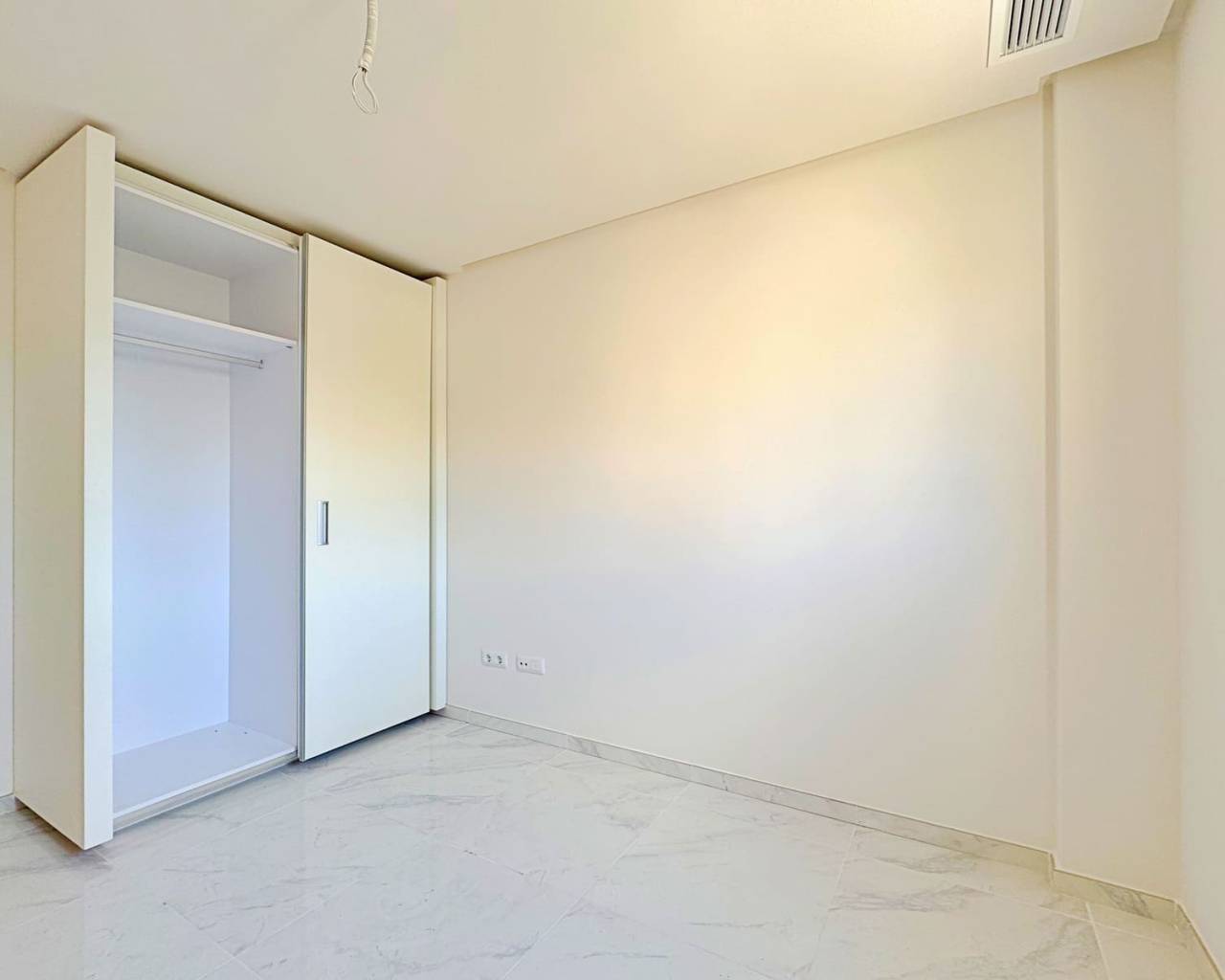 Resale - Apartments - Orihuela Costa - Villamartín