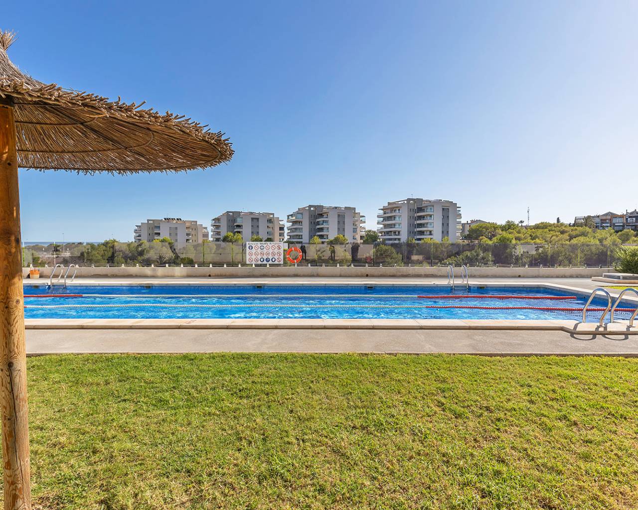 Resale - Apartments - Orihuela Costa - Villamartín