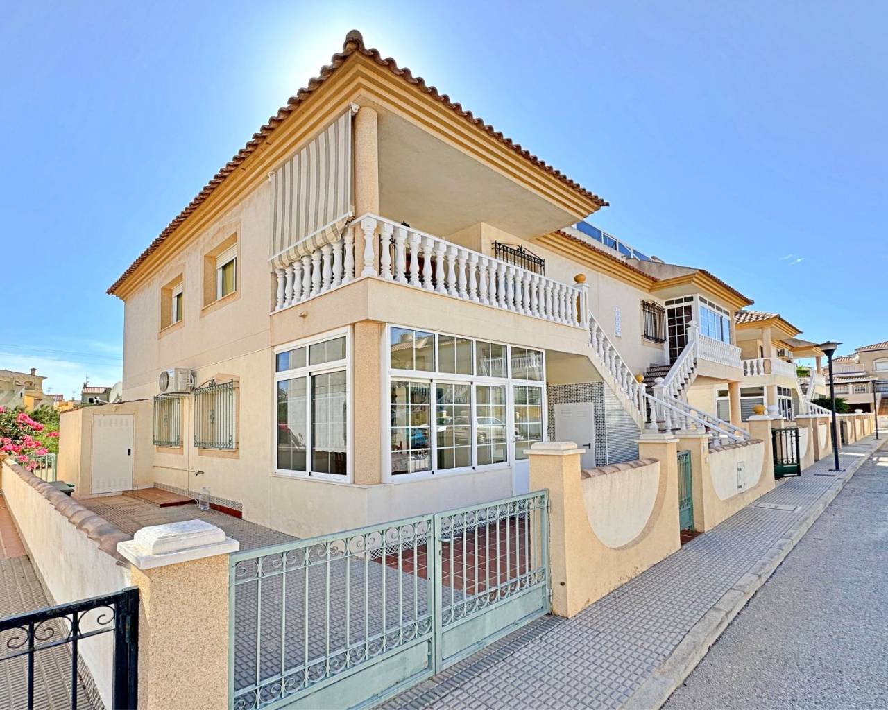 Resale - Apartments - Orihuela Costa - La Zenia