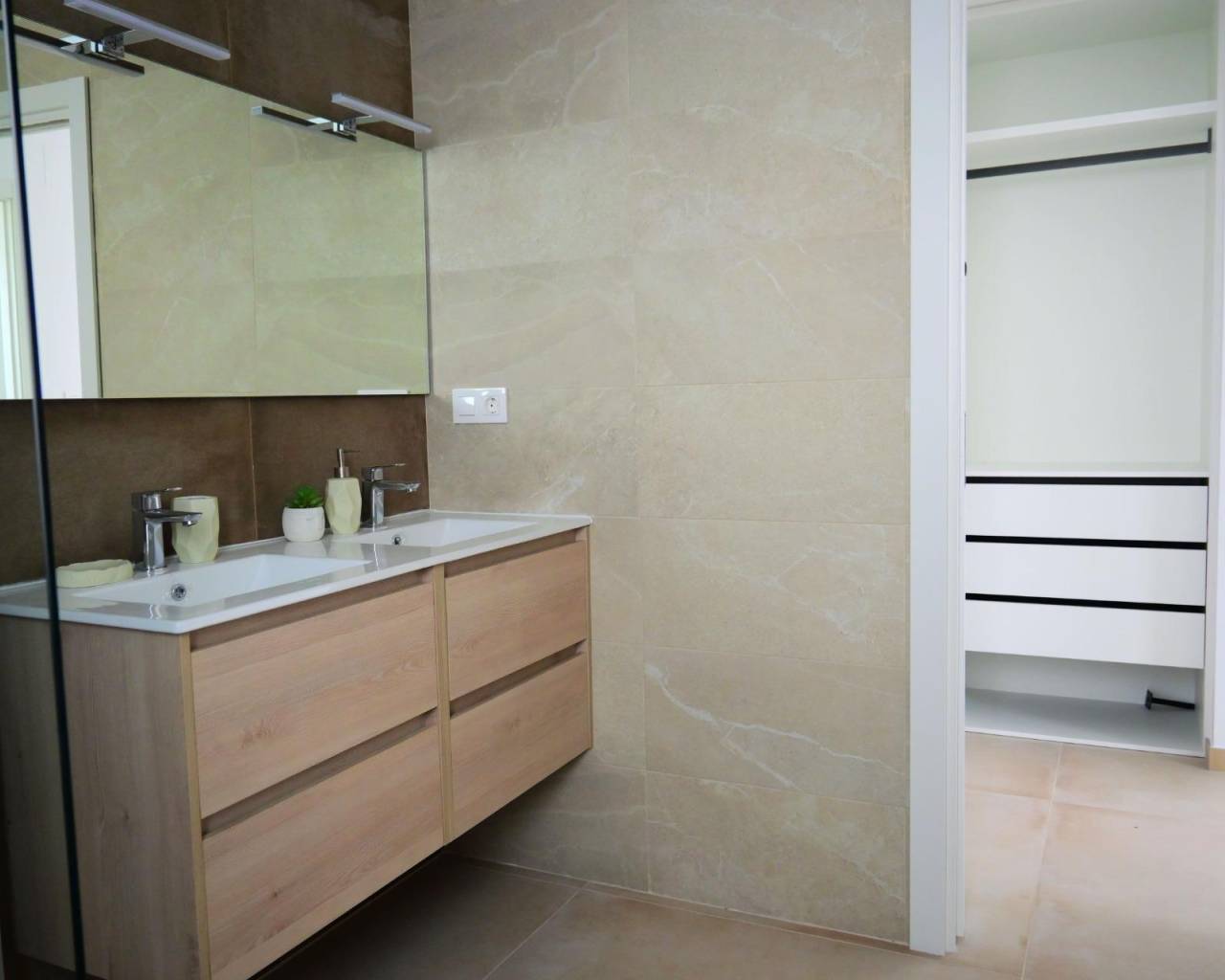 Nueva construcción  - Villas - Guardamar del Segura - polideportivo