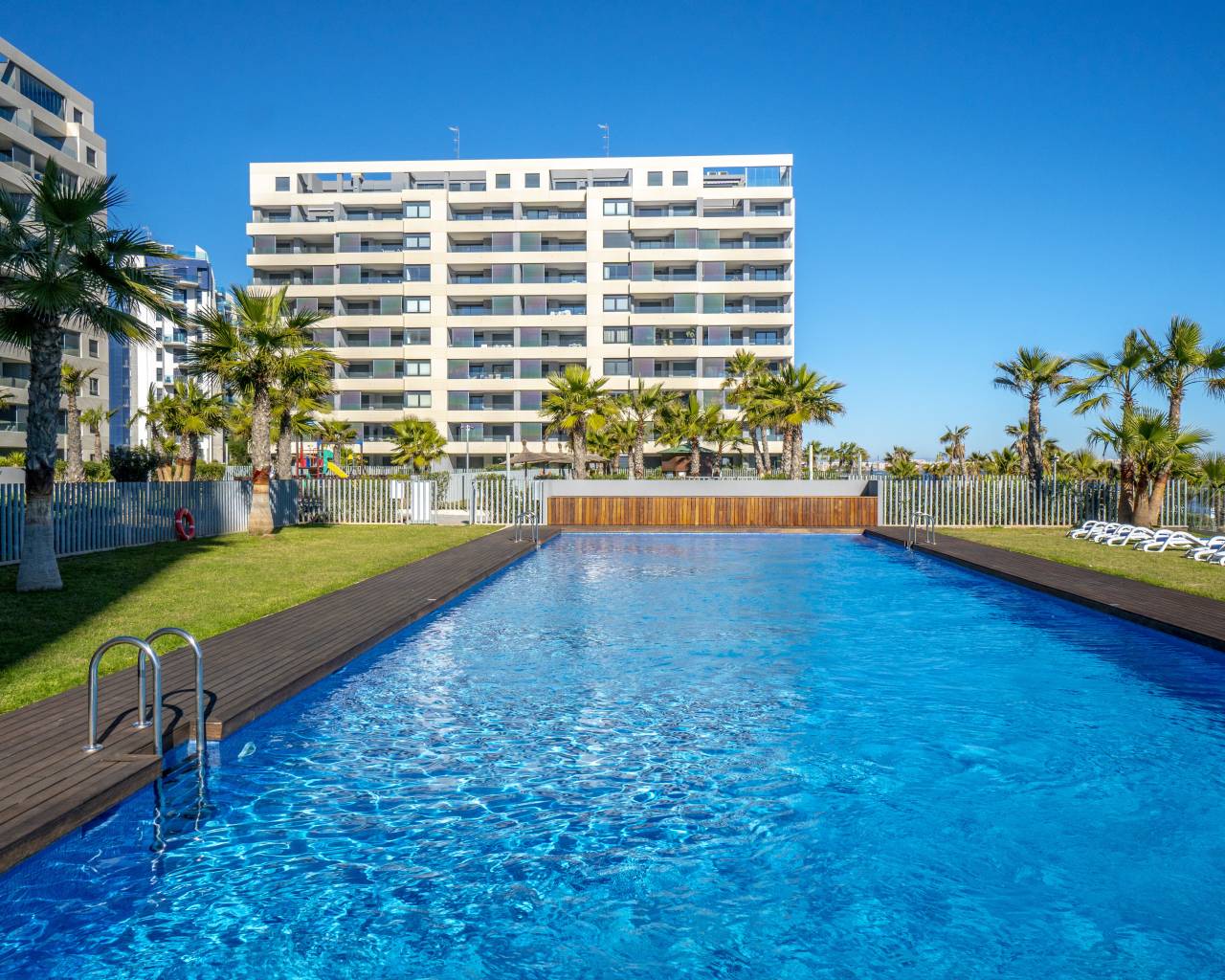 Resale - Apartments - Torrevieja - Punta Prima