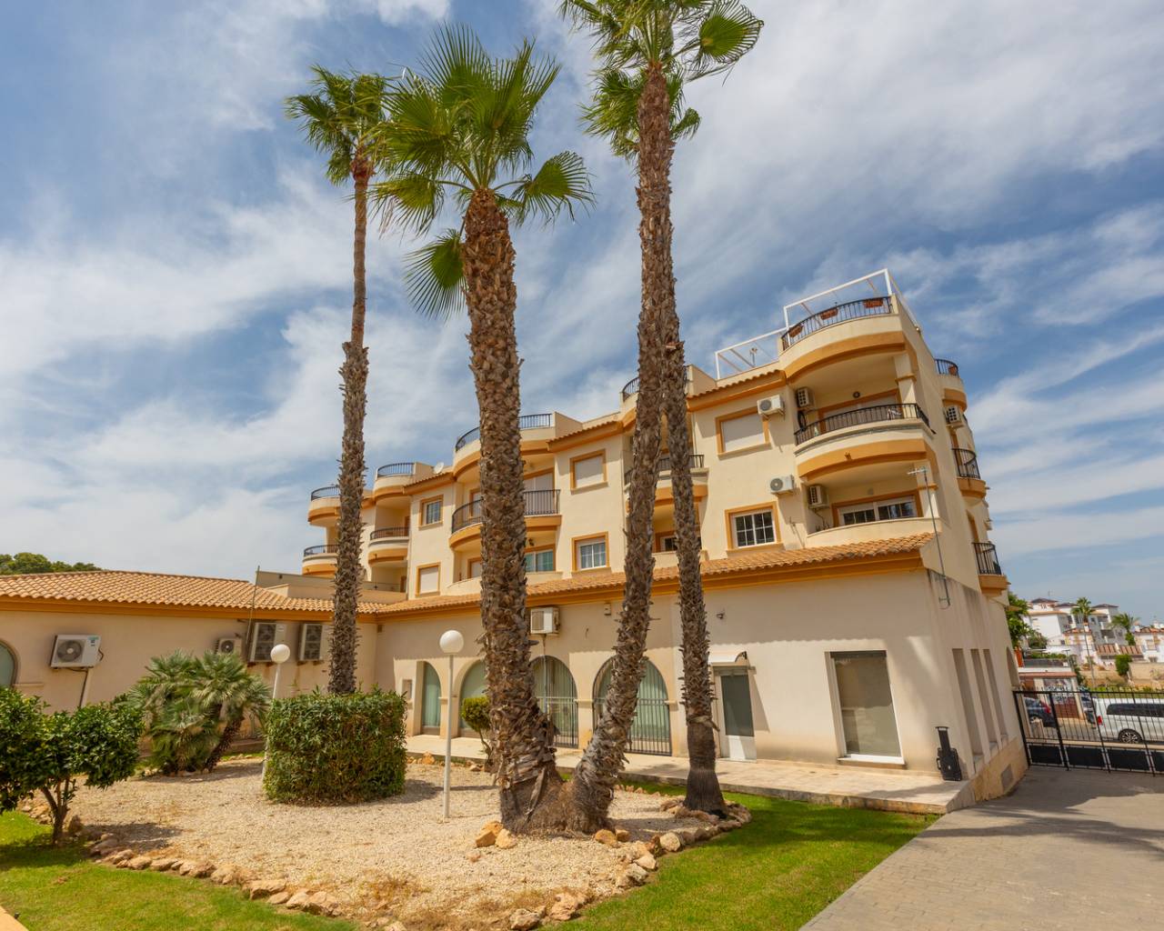 Resale - Apartments - Orihuela - Villamartin