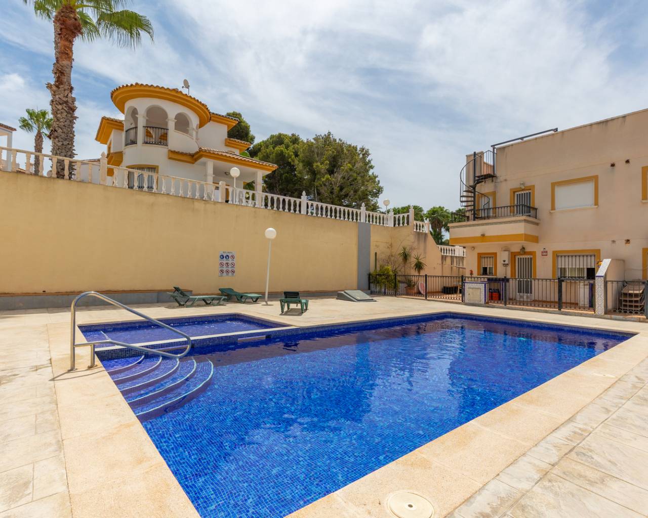 Resale - Apartments - Orihuela - Villamartin