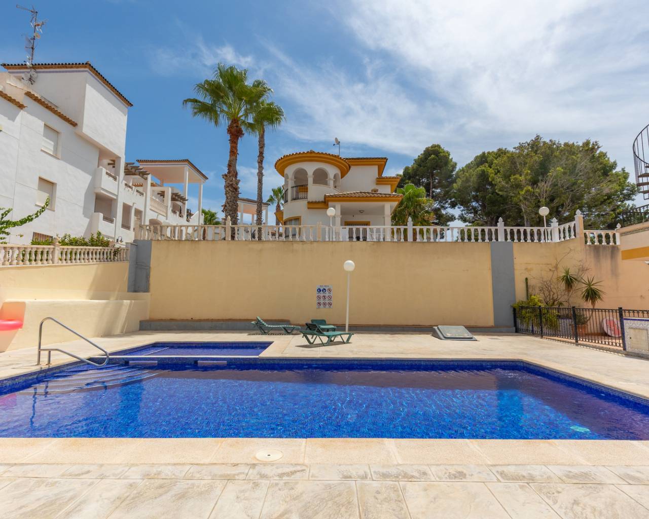 Resale - Apartments - Orihuela - Villamartin
